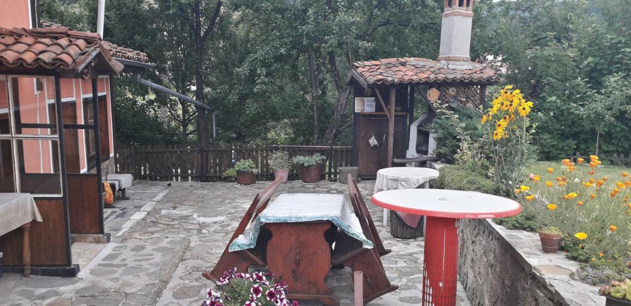 Mechta Guest House Koprivştitsa Dış mekan fotoğraf